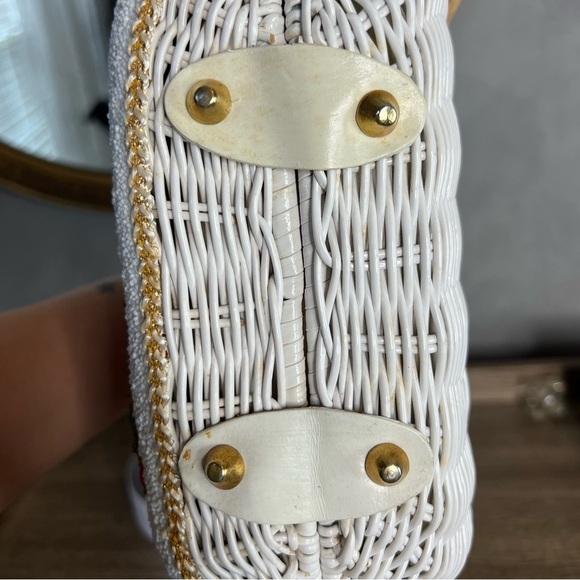 Vintage lucite beaded butterfly Adele wicker purse. - Picture 8 of 11